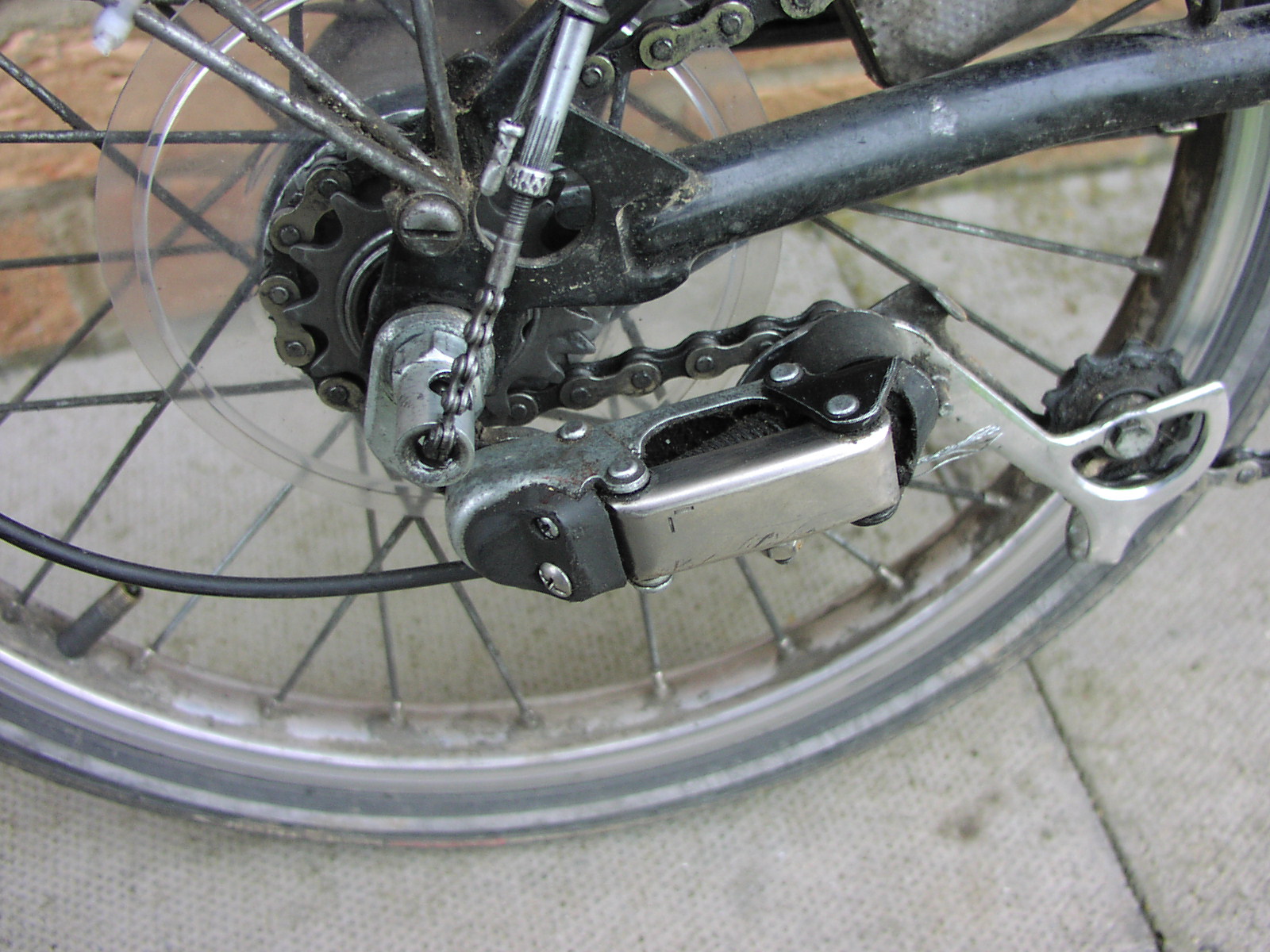 Brompton rear derailleur outlet